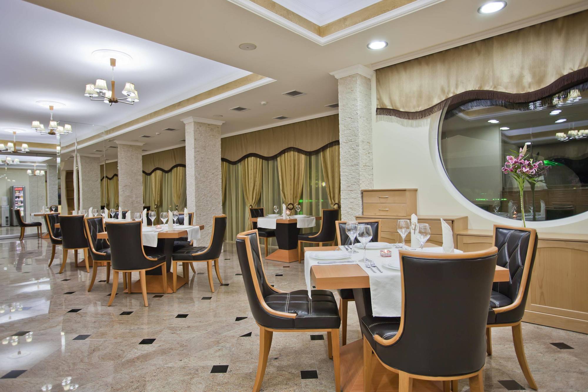 Hotel Incognito Pomorie Extérieur photo